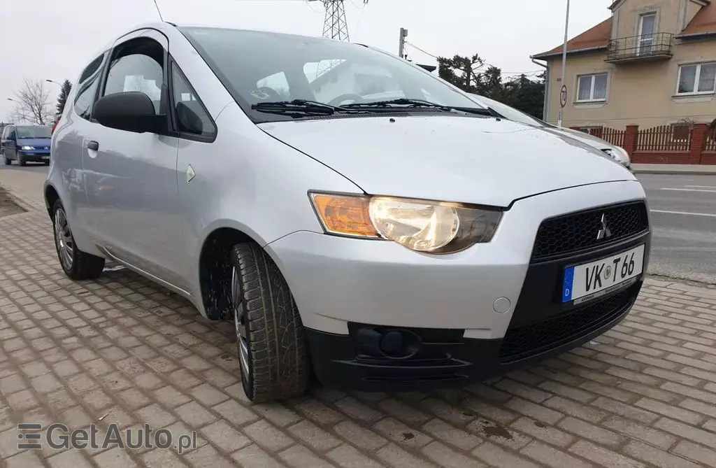 MITSUBISHI Colt 