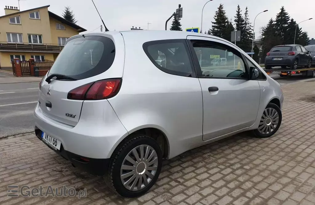 MITSUBISHI Colt 