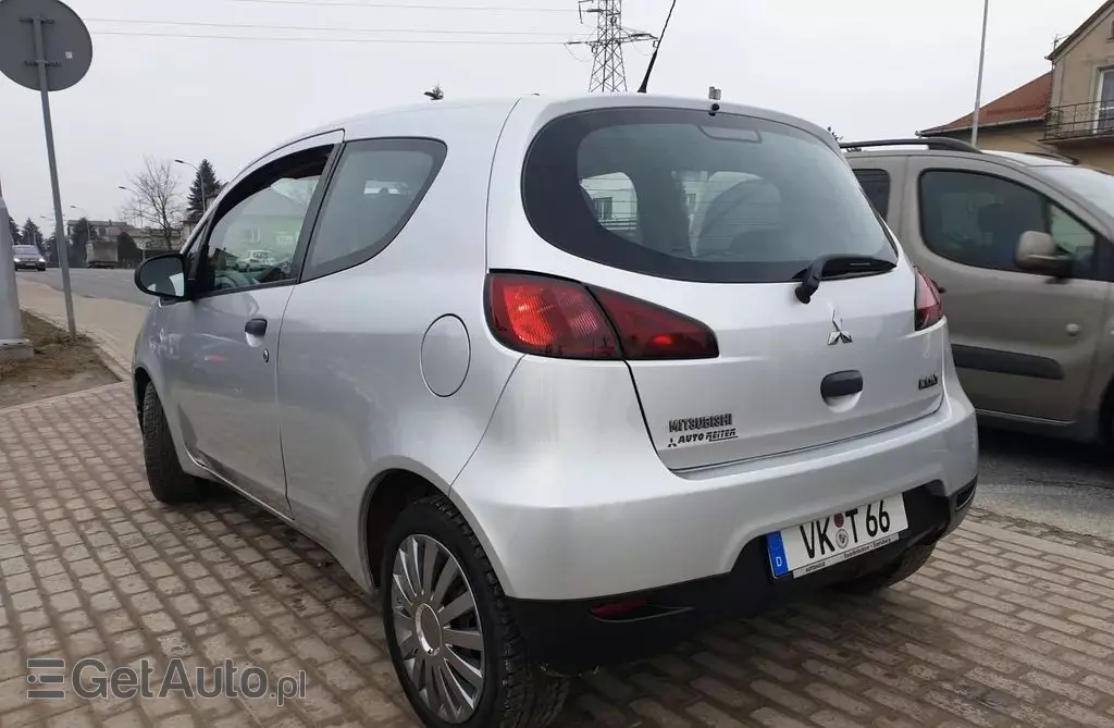 MITSUBISHI Colt 