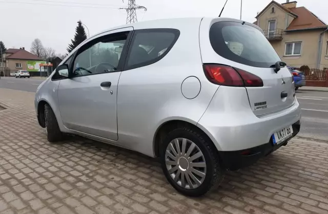 MITSUBISHI Colt 