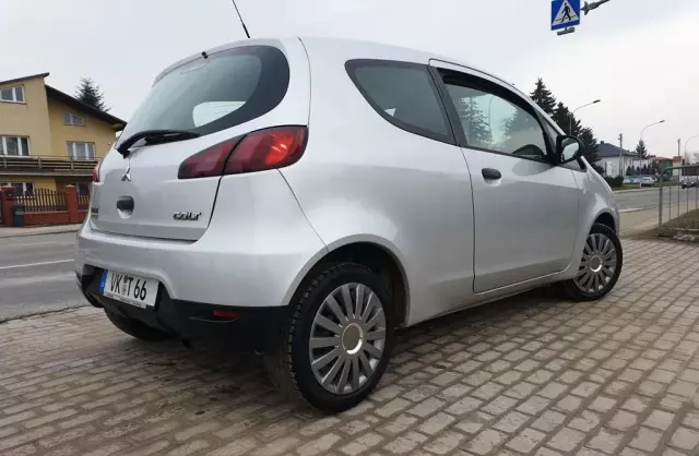 MITSUBISHI Colt 