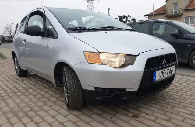 MITSUBISHI Colt 
