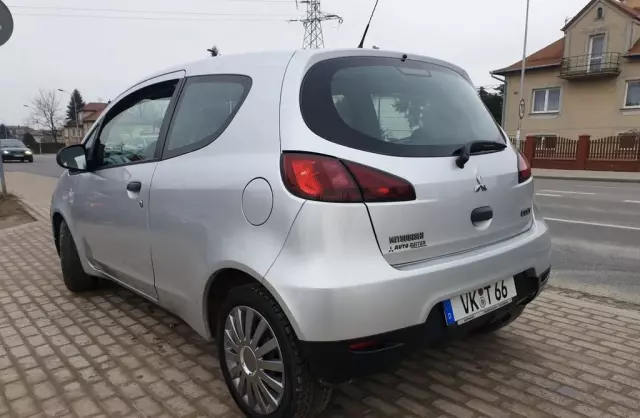 MITSUBISHI Colt 