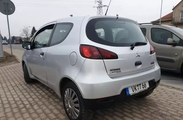 MITSUBISHI Colt 