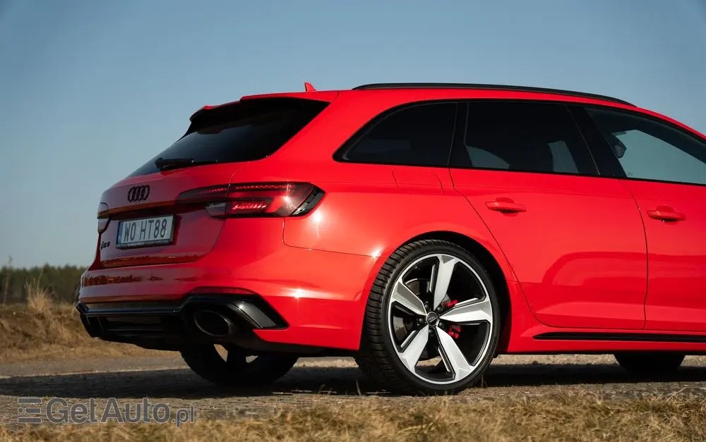 AUDI RS4 Avant 