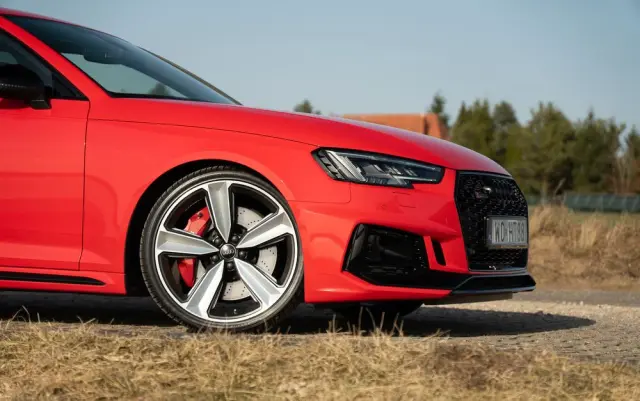 AUDI RS4 Avant 