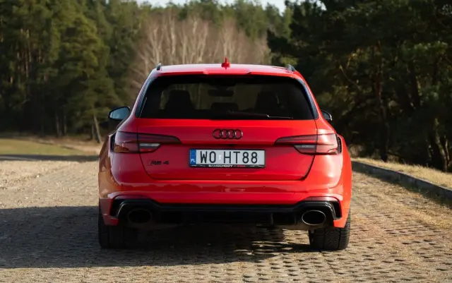 AUDI RS4 Avant 