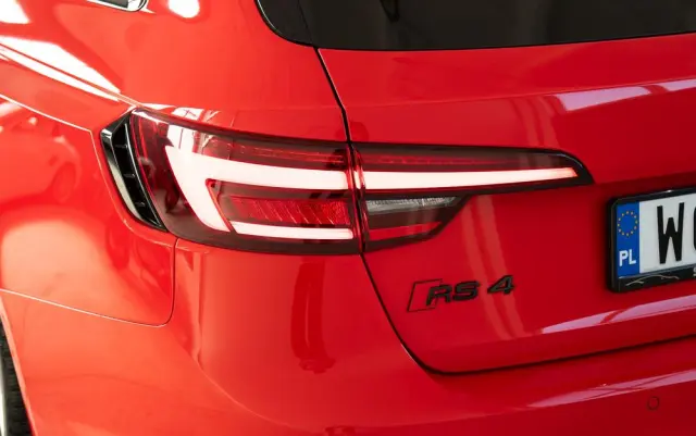 AUDI RS4 Avant 