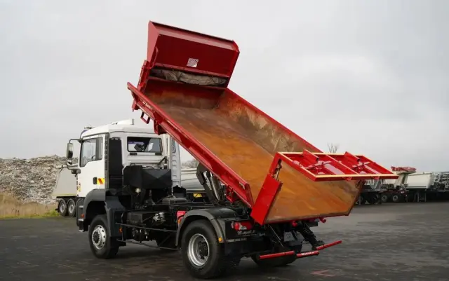 MAN TGA 18.360 / 4X4 / WYWROTKA 2 STRONNA / HYDROKLAPA / HYDROBURTA / CZOŁOWNICA / SPECJALNY / MANUAL 