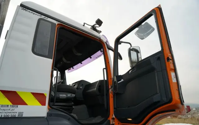 MAN TGA 18.360 / 4X4 / WYWROTKA 2 STRONNA / HYDROKLAPA / HYDROBURTA / CZOŁOWNICA / SPECJALNY / MANUAL 