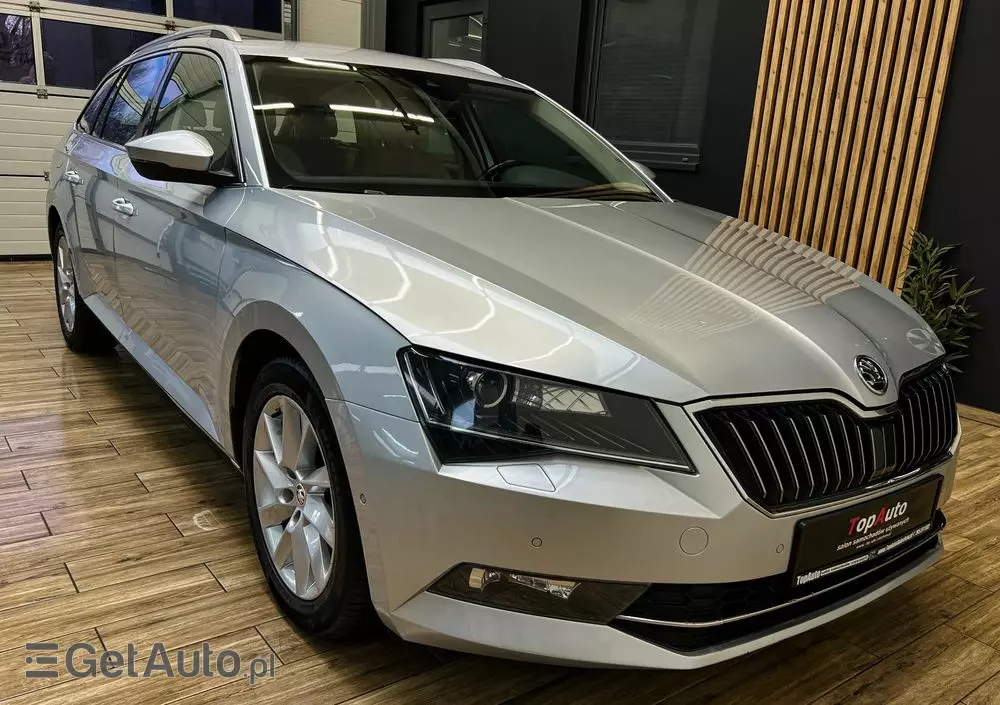 SKODA Superb Combi 1.8 TSI DSG Style