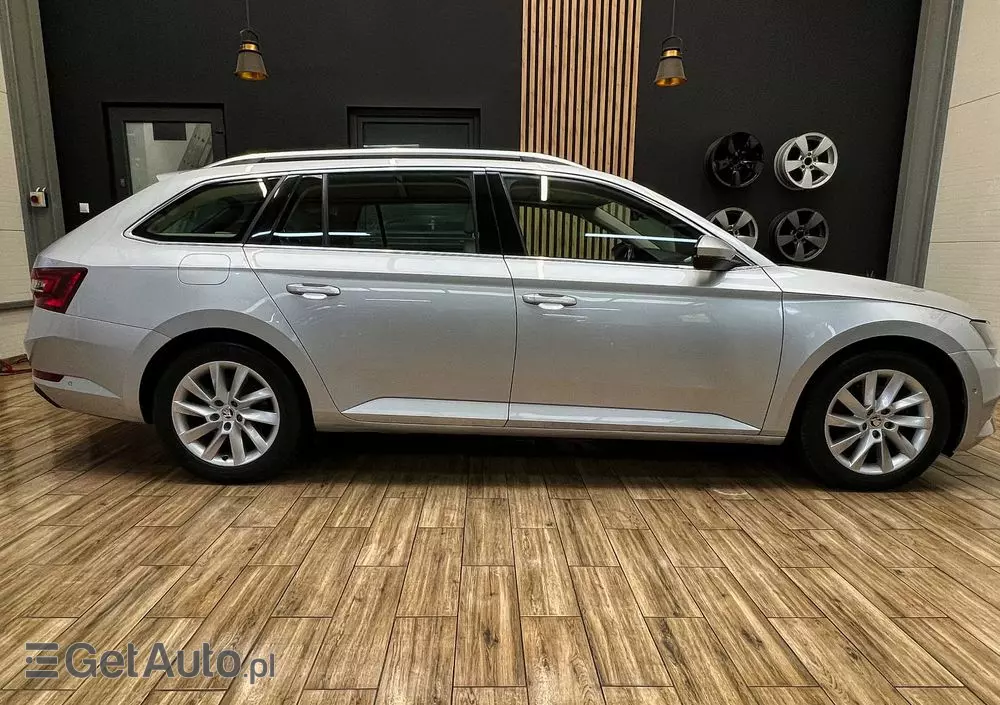 SKODA Superb Combi 1.8 TSI DSG Style