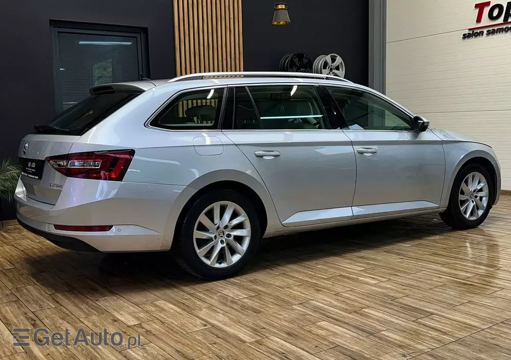 SKODA Superb Combi 1.8 TSI DSG Style
