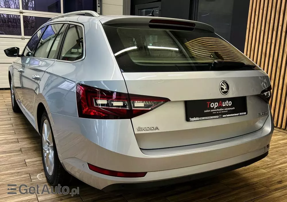 SKODA Superb Combi 1.8 TSI DSG Style