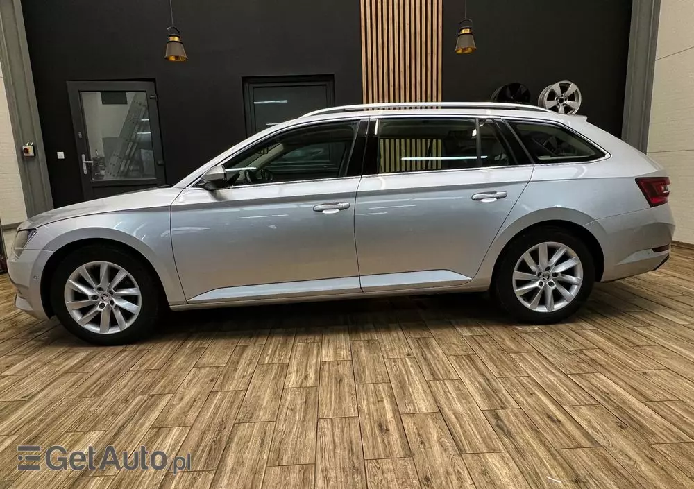SKODA Superb Combi 1.8 TSI DSG Style