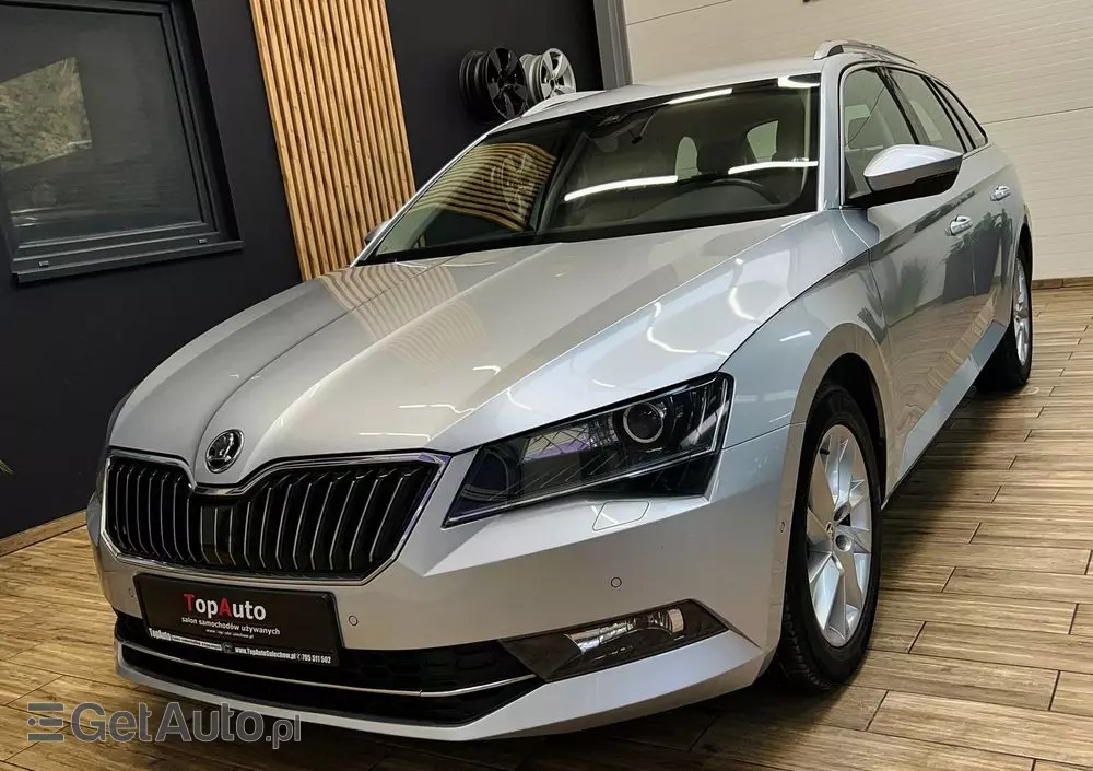 SKODA Superb Combi 1.8 TSI DSG Style