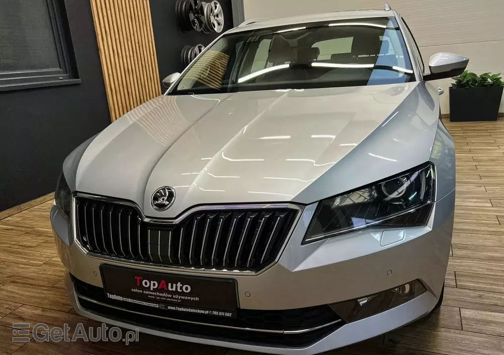 SKODA Superb Combi 1.8 TSI DSG Style