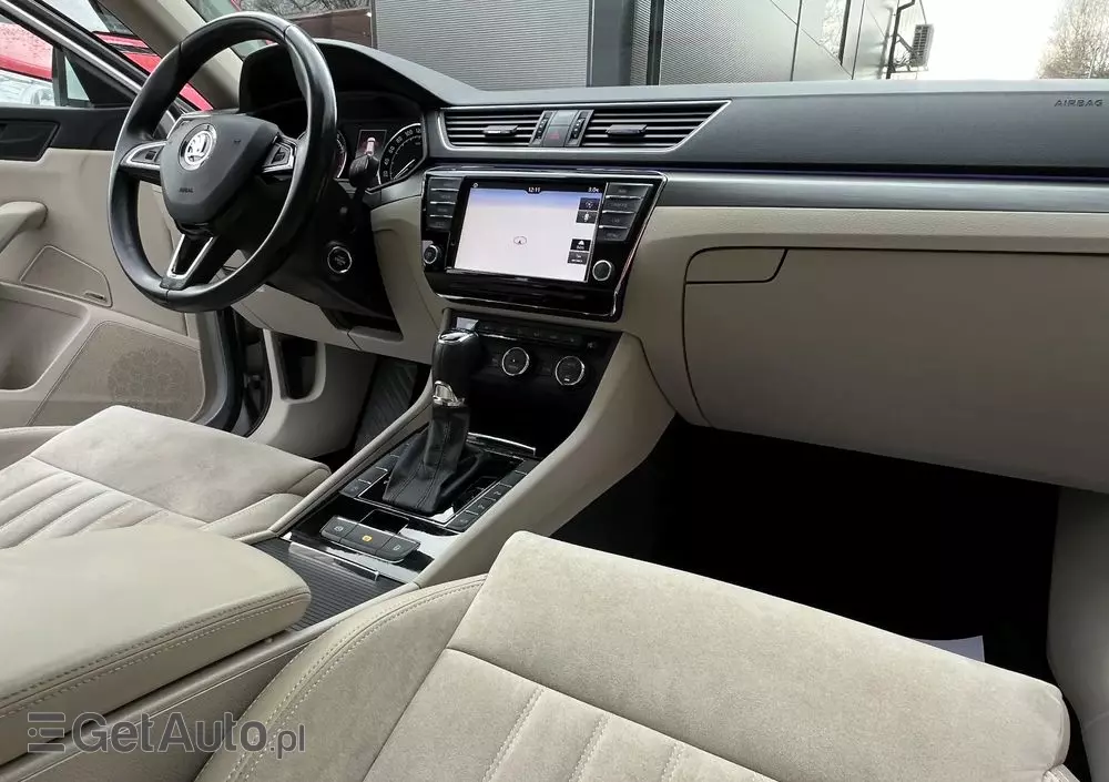 SKODA Superb Combi 1.8 TSI DSG Style