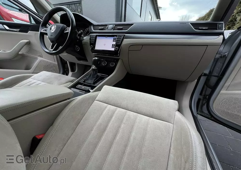 SKODA Superb Combi 1.8 TSI DSG Style