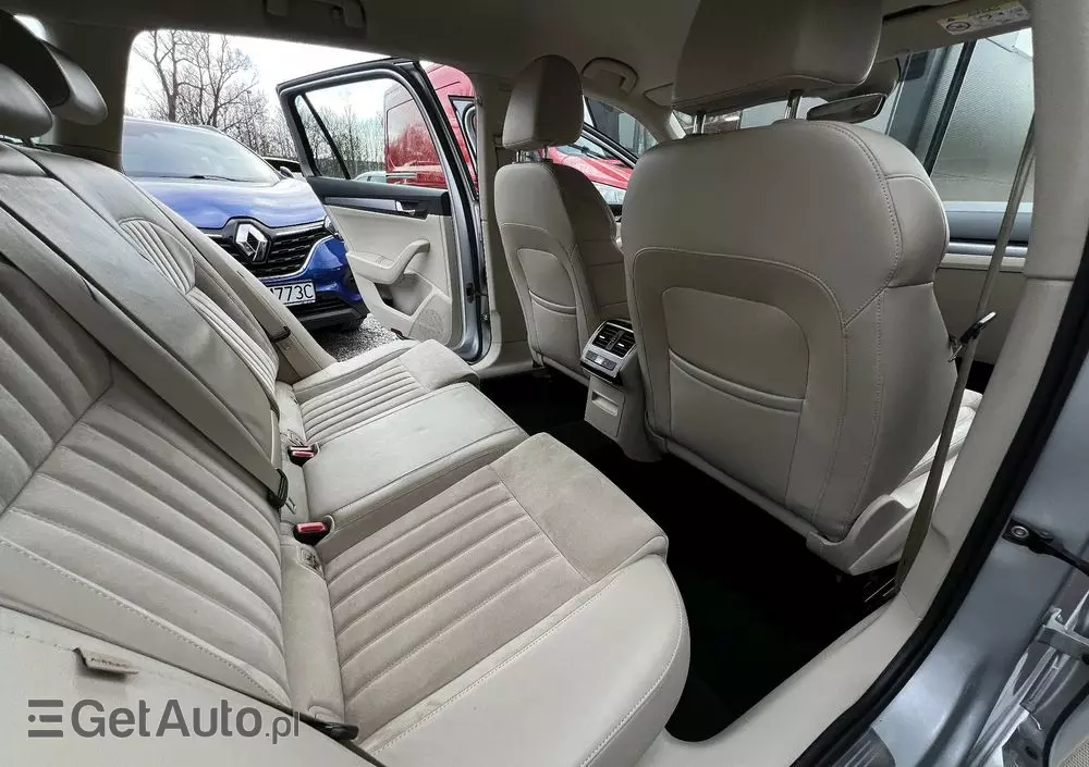 SKODA Superb Combi 1.8 TSI DSG Style