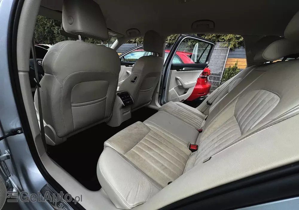 SKODA Superb Combi 1.8 TSI DSG Style