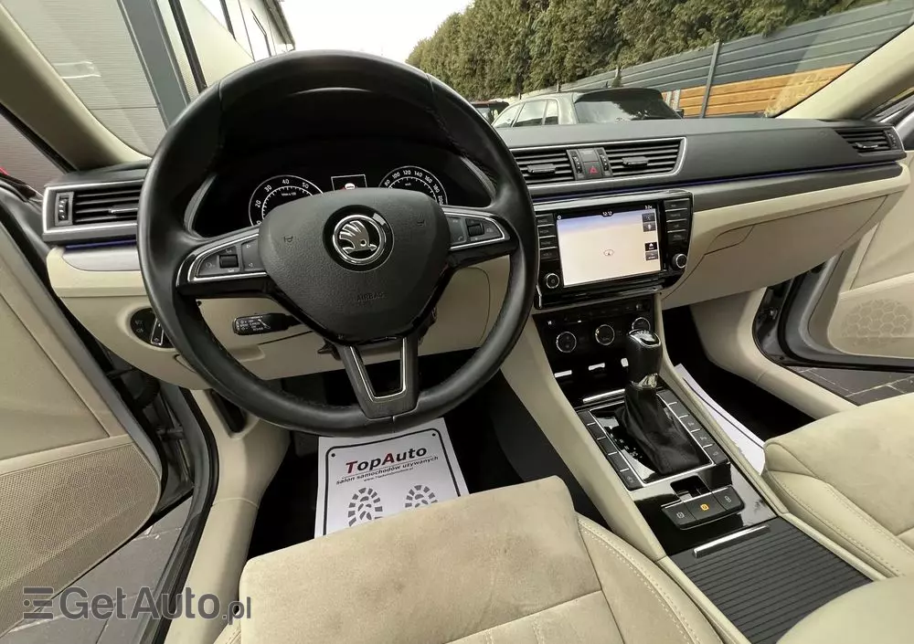 SKODA Superb Combi 1.8 TSI DSG Style