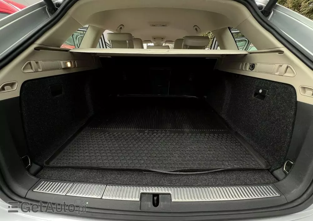 SKODA Superb Combi 1.8 TSI DSG Style