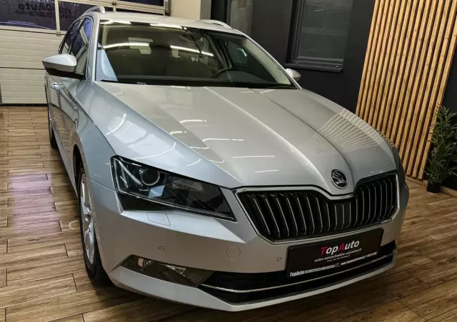 SKODA Superb Combi 1.8 TSI DSG Style