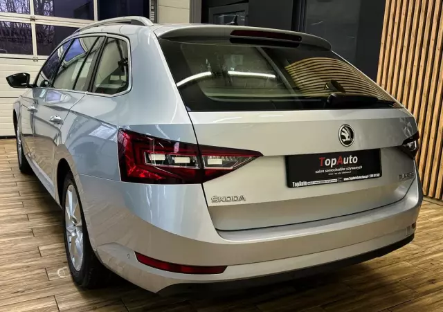 SKODA Superb Combi 1.8 TSI DSG Style