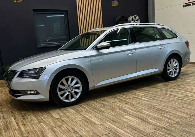 SKODA Superb Combi 1.8 TSI DSG Style