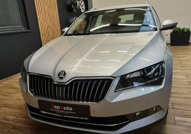 SKODA Superb Combi 1.8 TSI DSG Style