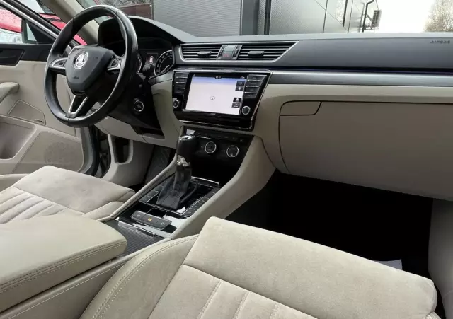 SKODA Superb Combi 1.8 TSI DSG Style