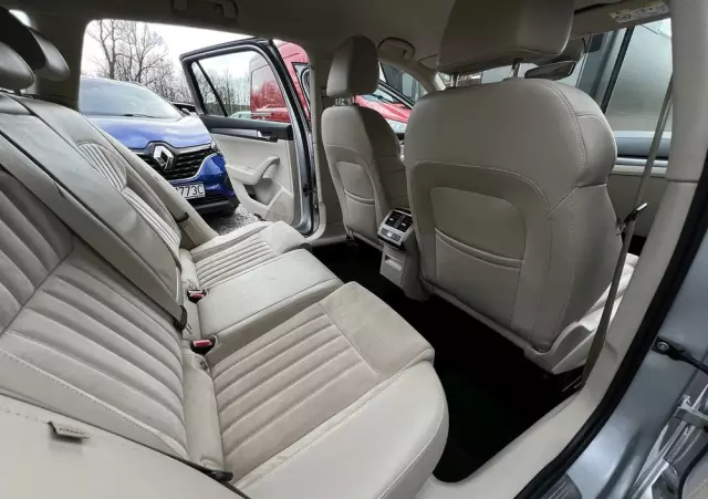 SKODA Superb Combi 1.8 TSI DSG Style