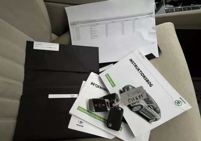 SKODA Superb Combi 1.8 TSI DSG Style