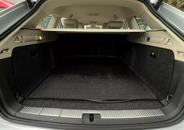 SKODA Superb Combi 1.8 TSI DSG Style