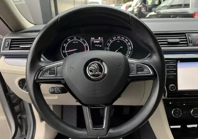 SKODA Superb Combi 1.8 TSI DSG Style