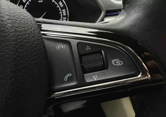 SKODA Superb Combi 1.8 TSI DSG Style