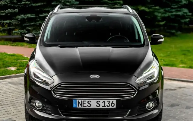 FORD S-Max 2.0 TDCi Allrad Titanium