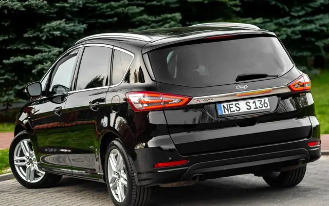 FORD S-Max 2.0 TDCi Allrad Titanium