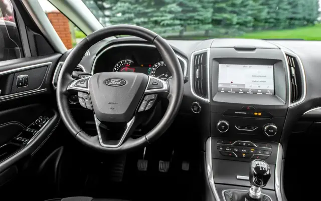 FORD S-Max 2.0 TDCi Allrad Titanium