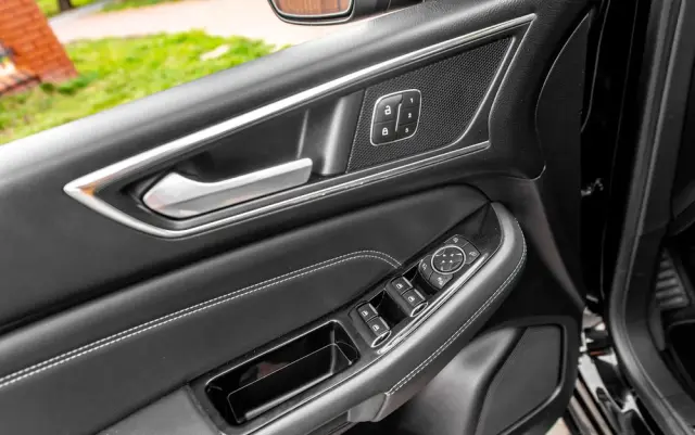 FORD S-Max 2.0 TDCi Allrad Titanium