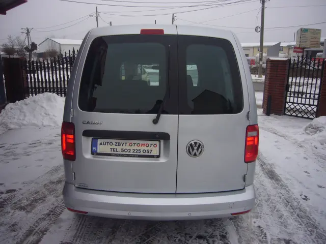 VOLKSWAGEN Caddy 