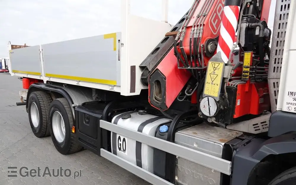 VOLVO FMX 370 / 6X4 / WYWROTKA + HDS FASSI F165XP / MAX UDŹWIG 5200KG / STEROWANIE RADIOWE / HYDROBURTA 