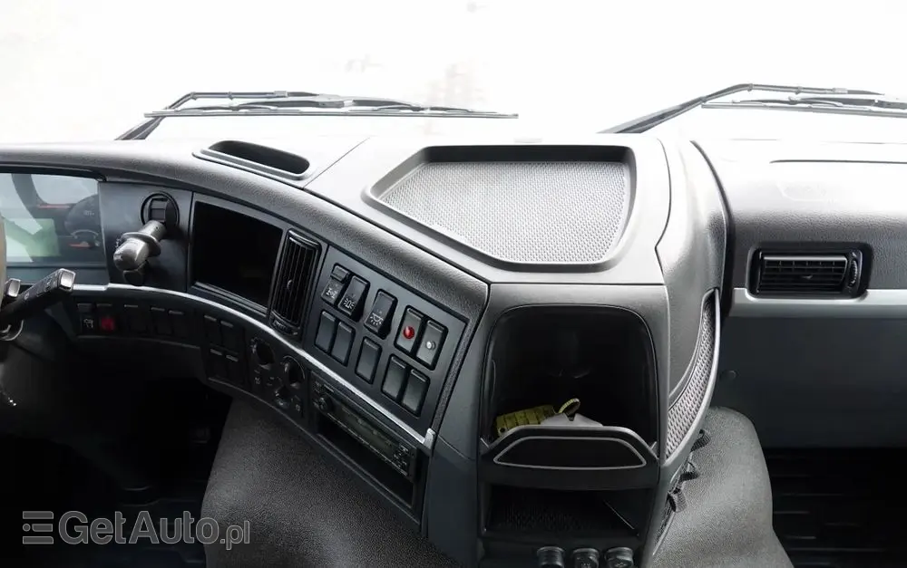 VOLVO FMX 370 / 6X4 / WYWROTKA + HDS FASSI F165XP / MAX UDŹWIG 5200KG / STEROWANIE RADIOWE / HYDROBURTA 