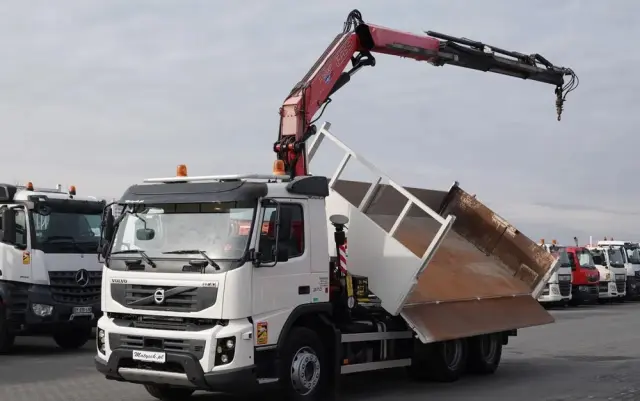 VOLVO FMX 370 / 6X4 / WYWROTKA + HDS FASSI F165XP / MAX UDŹWIG 5200KG / STEROWANIE RADIOWE / HYDROBURTA 