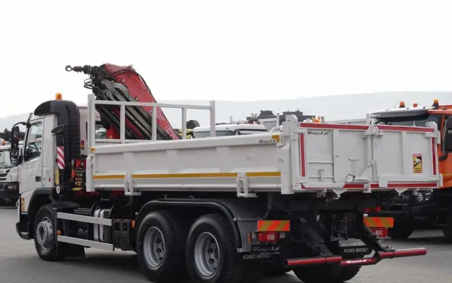 VOLVO FMX 370 / 6X4 / WYWROTKA + HDS FASSI F165XP / MAX UDŹWIG 5200KG / STEROWANIE RADIOWE / HYDROBURTA 