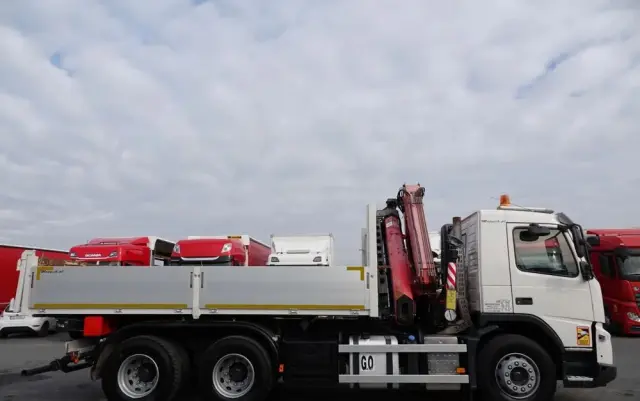 VOLVO FMX 370 / 6X4 / WYWROTKA + HDS FASSI F165XP / MAX UDŹWIG 5200KG / STEROWANIE RADIOWE / HYDROBURTA 