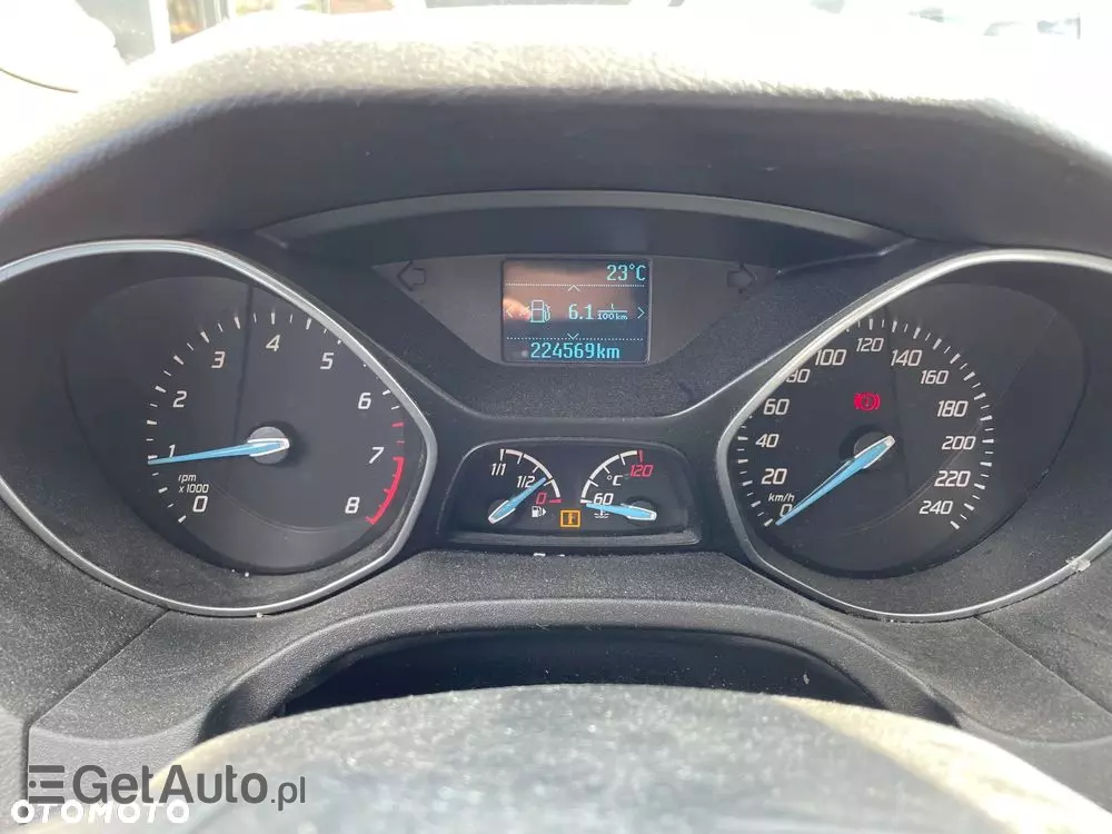 FORD Focus Turnier 1.0 EcoBoost Start-Stopp-System TITANIUM