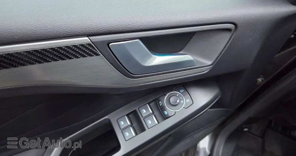 FORD Focus 1.0 EcoBoost Titanium X