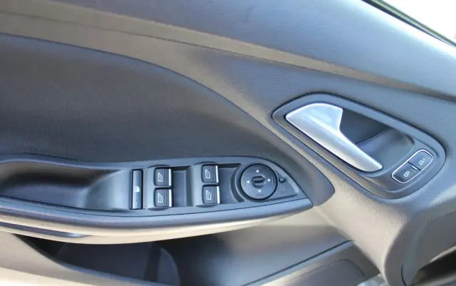 FORD Focus 1.0 EcoBoost Start-Stopp-System ST-Line